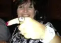 Betty Oakes showing a Philadelphia Flyers Stanley Cup championship ring at the FDCC Rittenhouse Hotel dinner in Philadelphia.